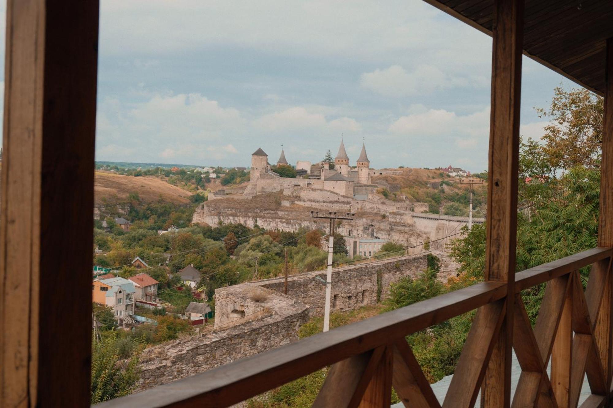 Будинок З Видом На Стару Фортецю Camenița Exterior foto