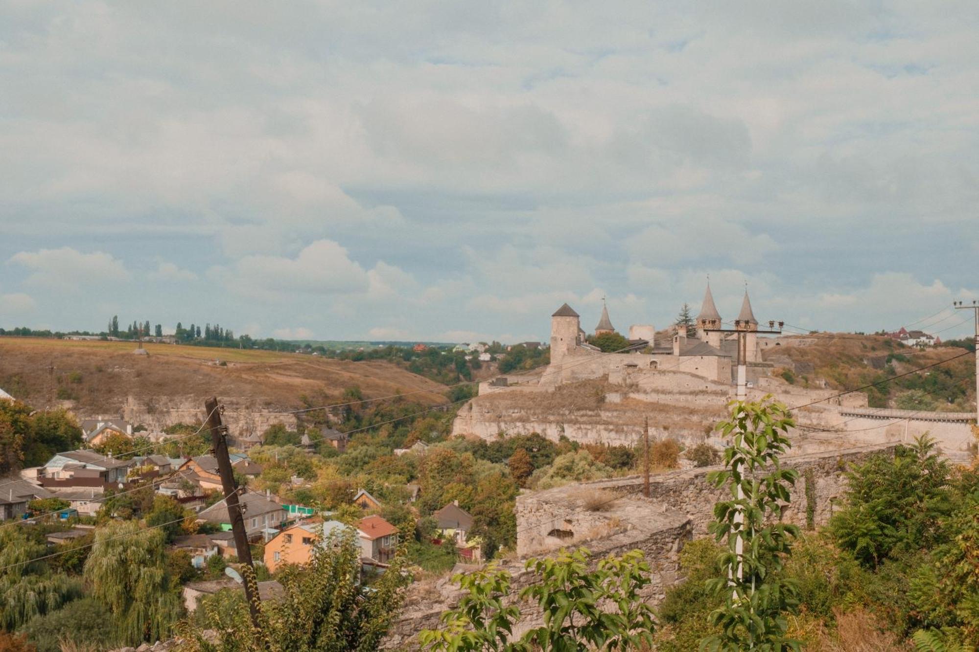 Будинок З Видом На Стару Фортецю Camenița Exterior foto
